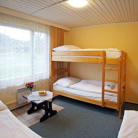 Pod Javorem Hotel Velke Karlovice Ngoại thất bức ảnh